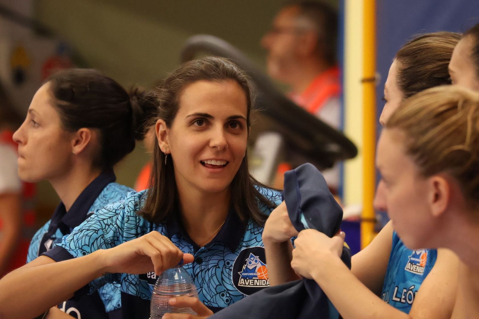 Vilaró, en el banquillo durante el duelo amistoso ante Ensino | FOTO ANDREA MATEOS