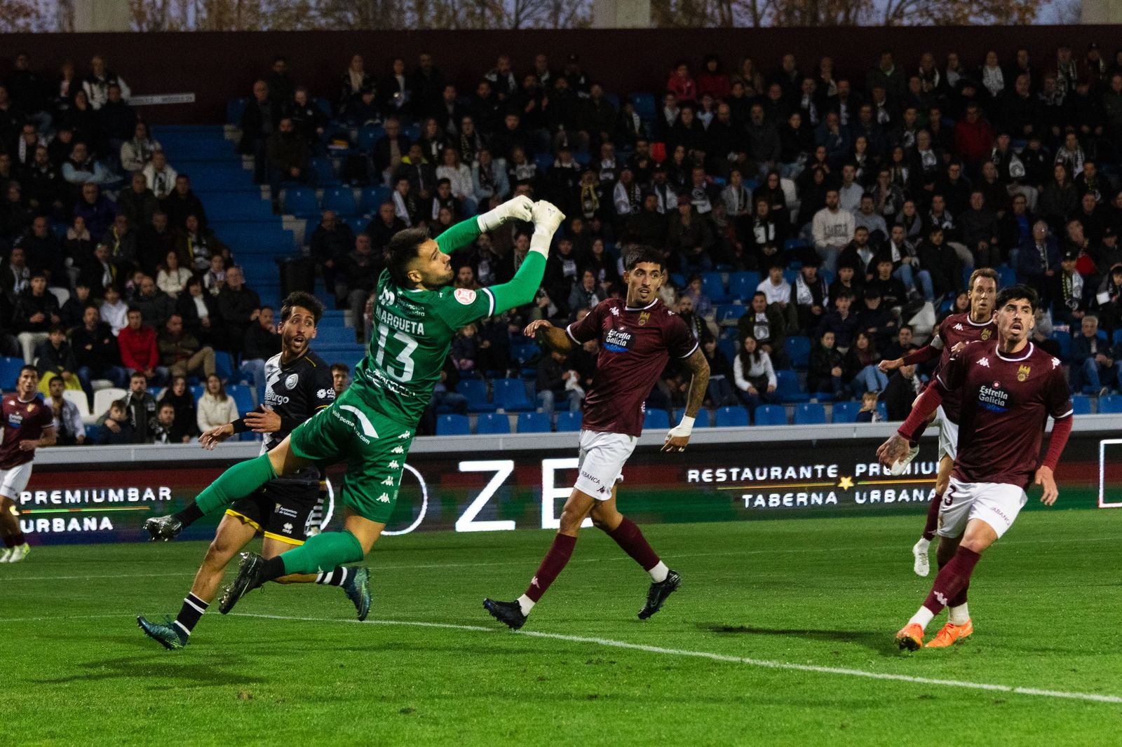 Partido entre Unionistas y Pontevedra en el Reina Sofía