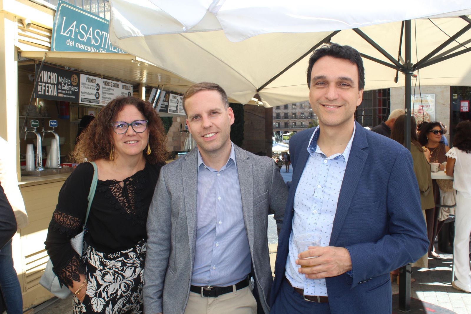 Ambiente en la Feria de Día en el mediodía de este jueves