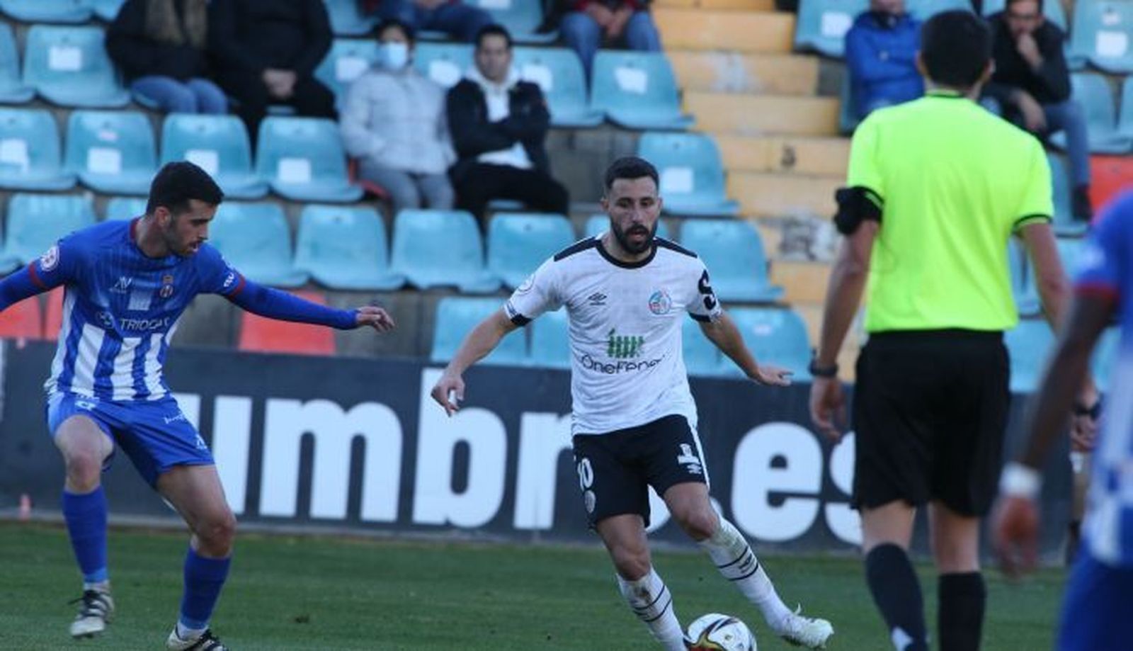 Diego Benito ante el Real Avilés | FOTO SALAMANCA24HORAS.COM Diego Benito ante el Real Avilés | FOTO SALAMANCA24HORAS.COM