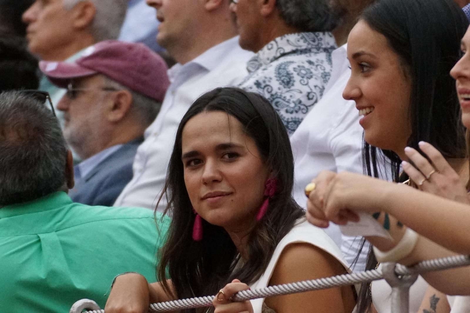 Gran ambiente en La Glorieta para la tarde de toros de Morante de la Puebla, Ismael Martín y Marco Pérez