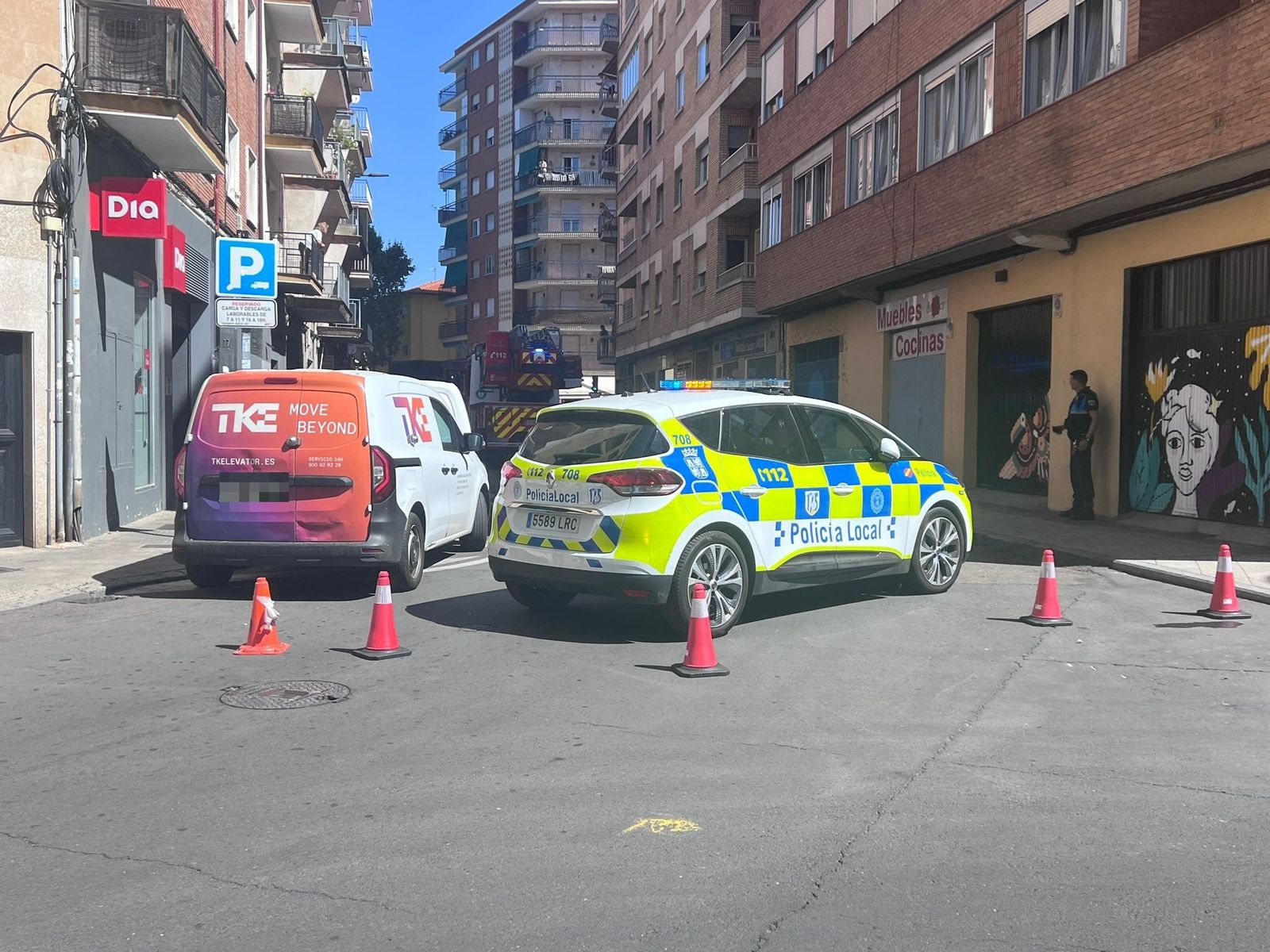bomberos-de-salamanca-intervienen-en-la-calle-islas-canarias-2