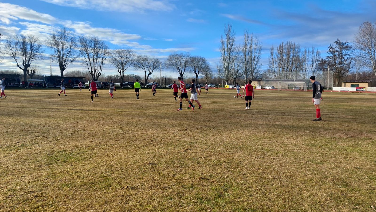 Un instante del duelo entre CD Santa Croya y Fresno de la Ribera CF