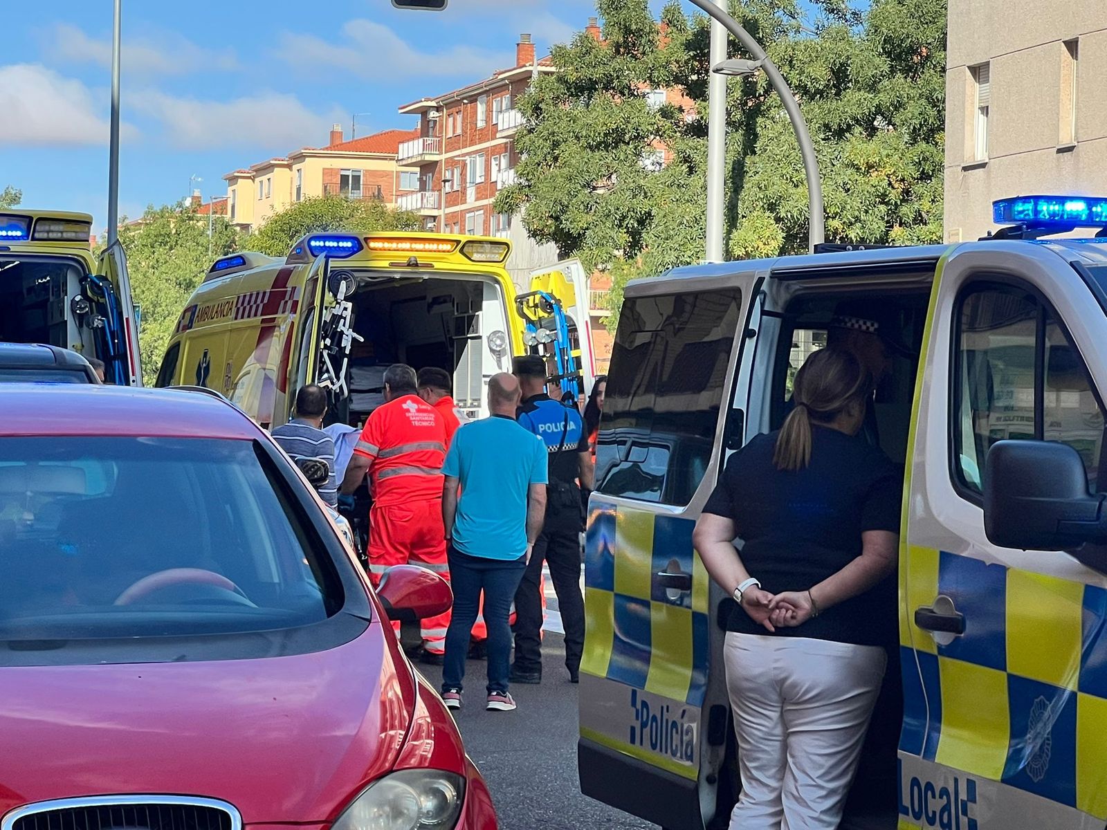 Una mujer de 25 años herida tras ser atropellada por un turismo en la avenida de Portugal