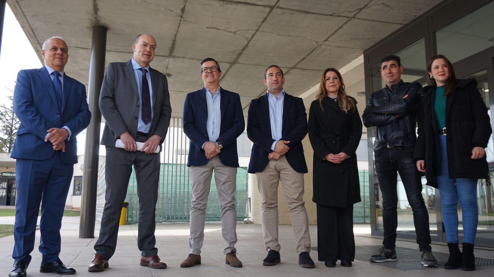 El director general de Centros e Infraestructuras, José Migel Sáez, visita la última fase al CEIP Maria Moliner de Castellanos de Moriscos (7)