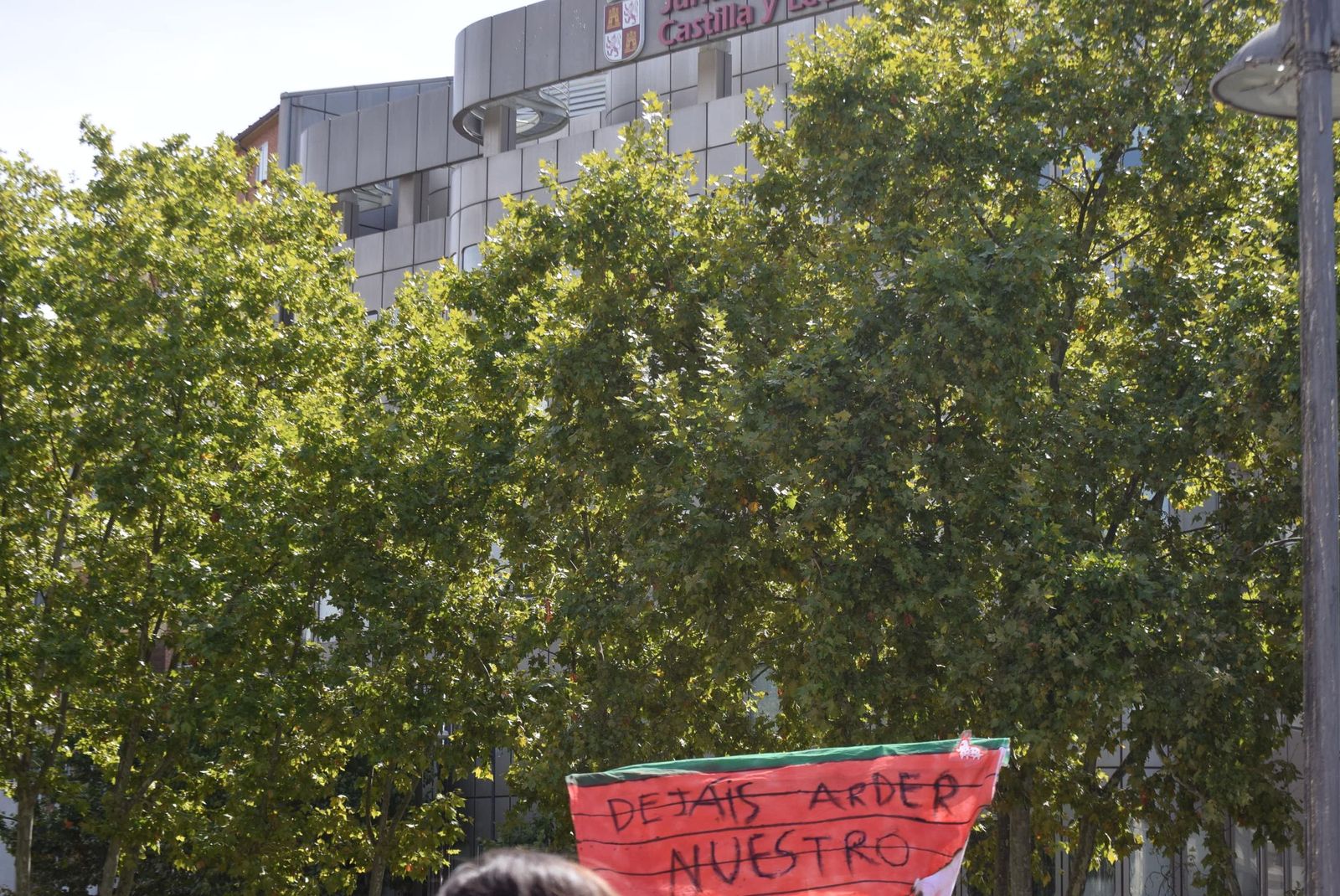 Concentración para reclamar "respeto y justicia" para Zamora tras los incendios