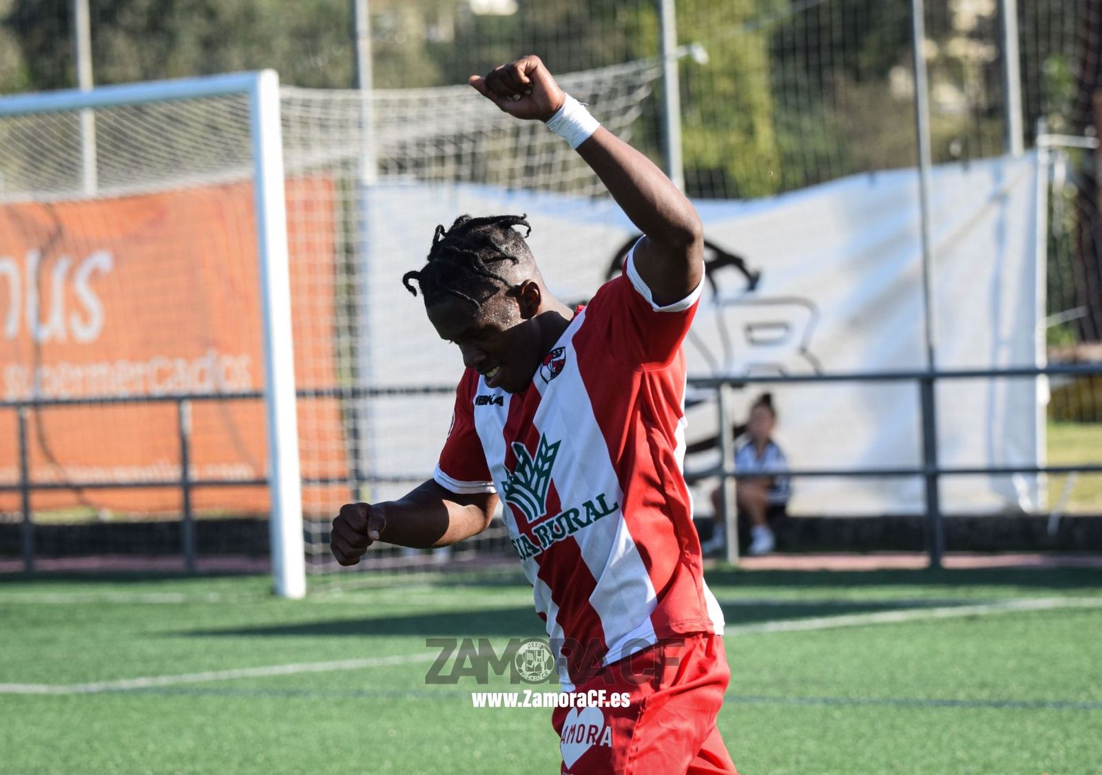 Luis Rivas celebra el gol ante el Ourense Luis Rivas celebra el gol ante el Ourense