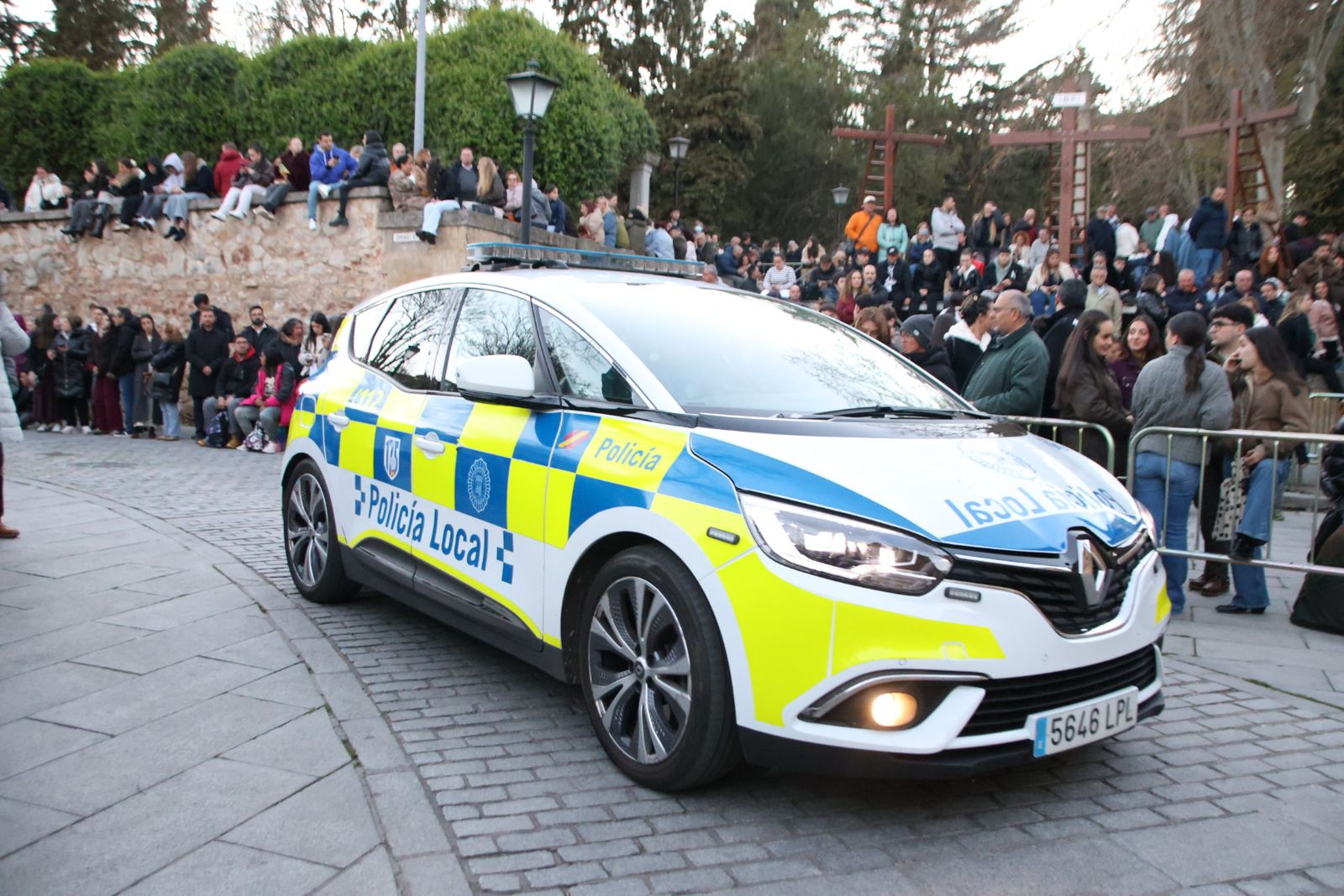 Policia local en la Semana Santa de Salamanca