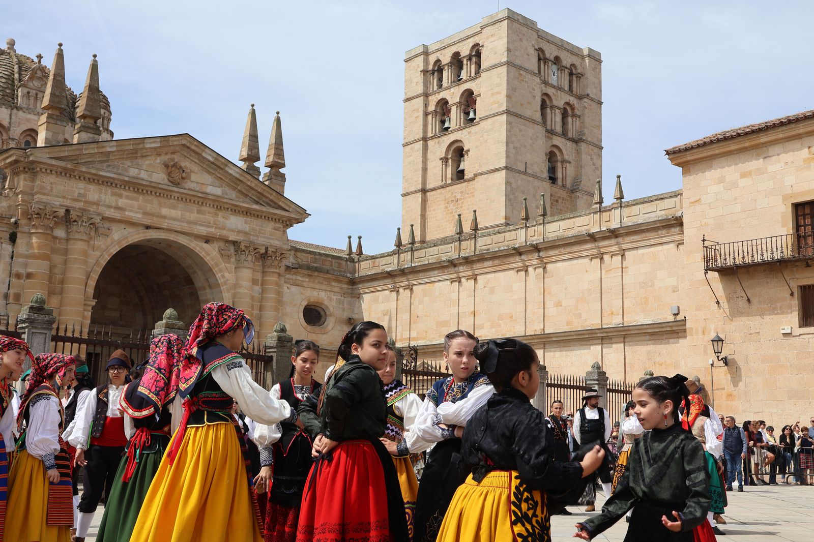 el-bolero-de-algodre-en-la-plaza-de-la-catedral-2