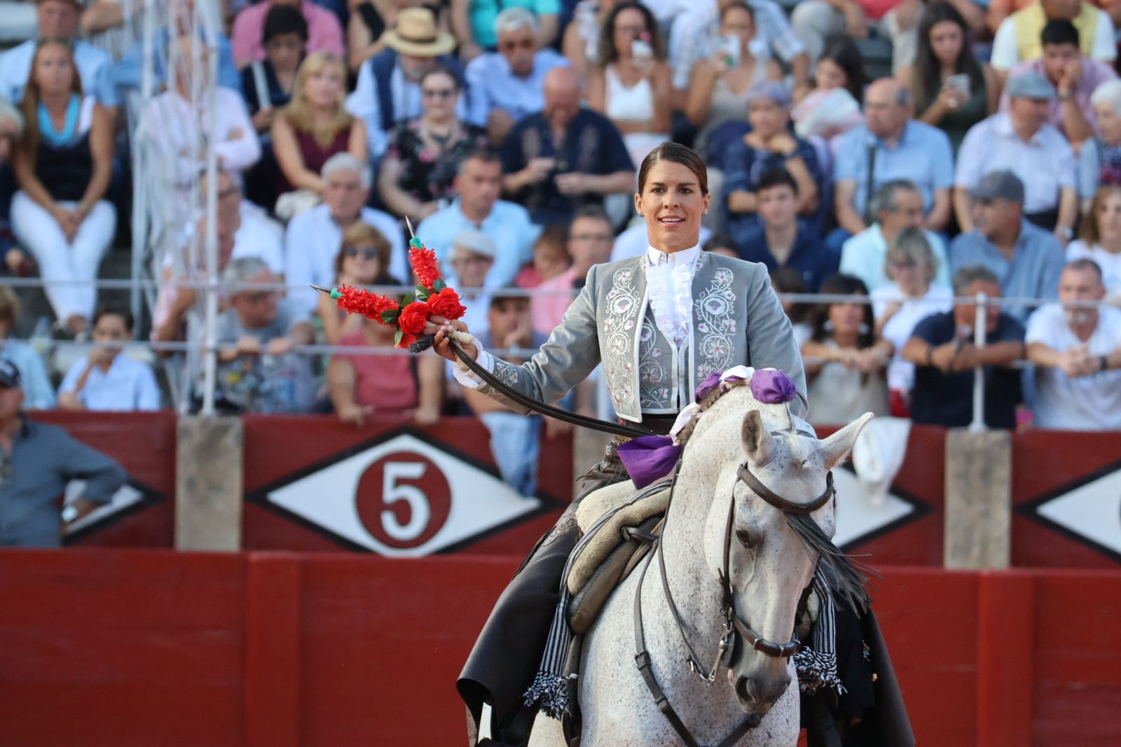 La Glorieta revive el aroma de la feria taurina con el primer festejo: Lea Vicens, Raquel Martín y Olga Casado