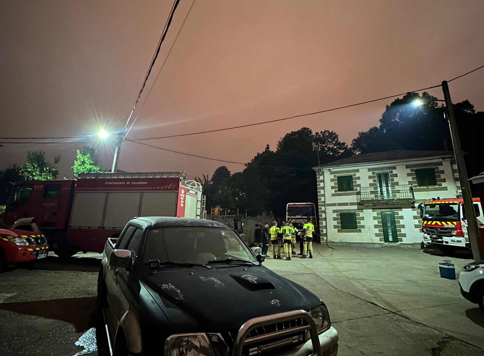 Incendio de Porto que amenaza la comarca de Sanabria desde Murias