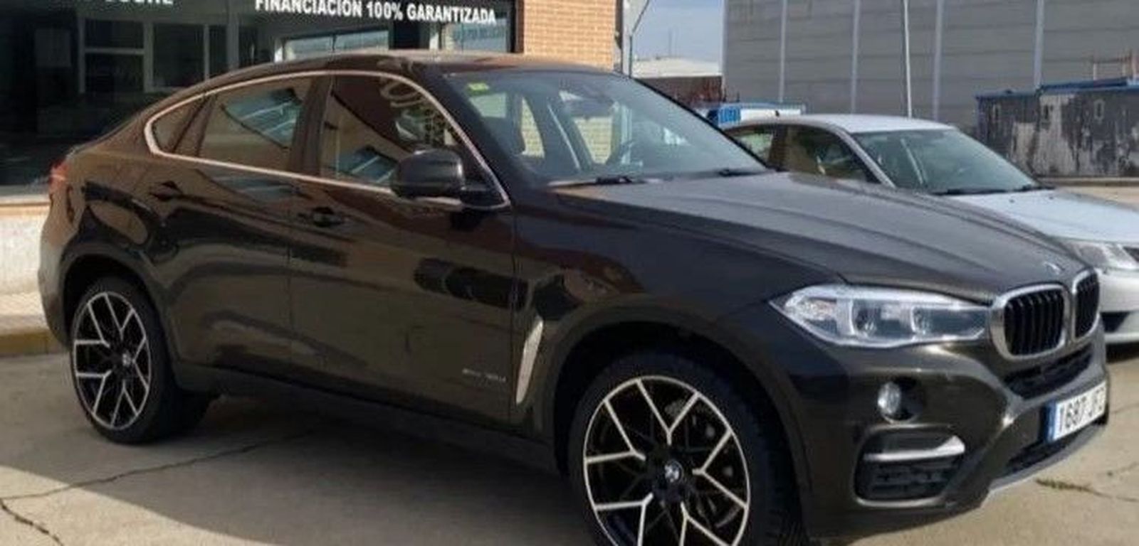 Aparece en Tordesillas el BMW x6 robado de un concesionario del polígono de Los Villares