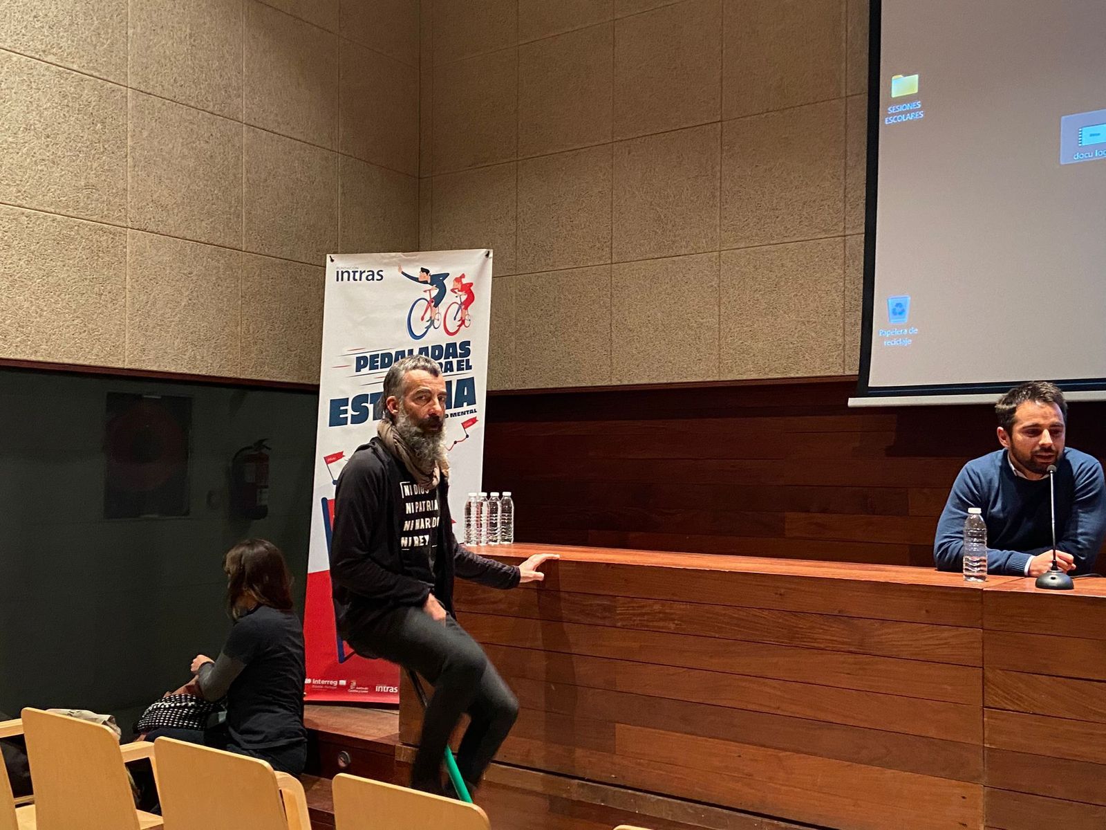 Presentación del documental Pedaladas contra el estigma en el Museo Etnográico