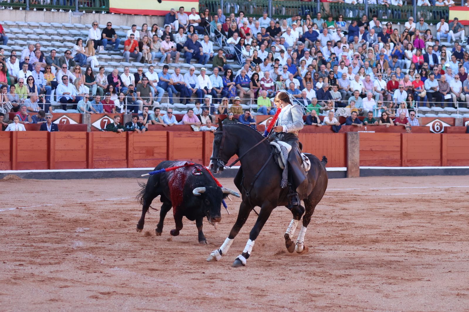 La Glorieta revive el aroma de la feria taurina con el primer festejo: Lea Vicens, Raquel Martín y Olga Casado