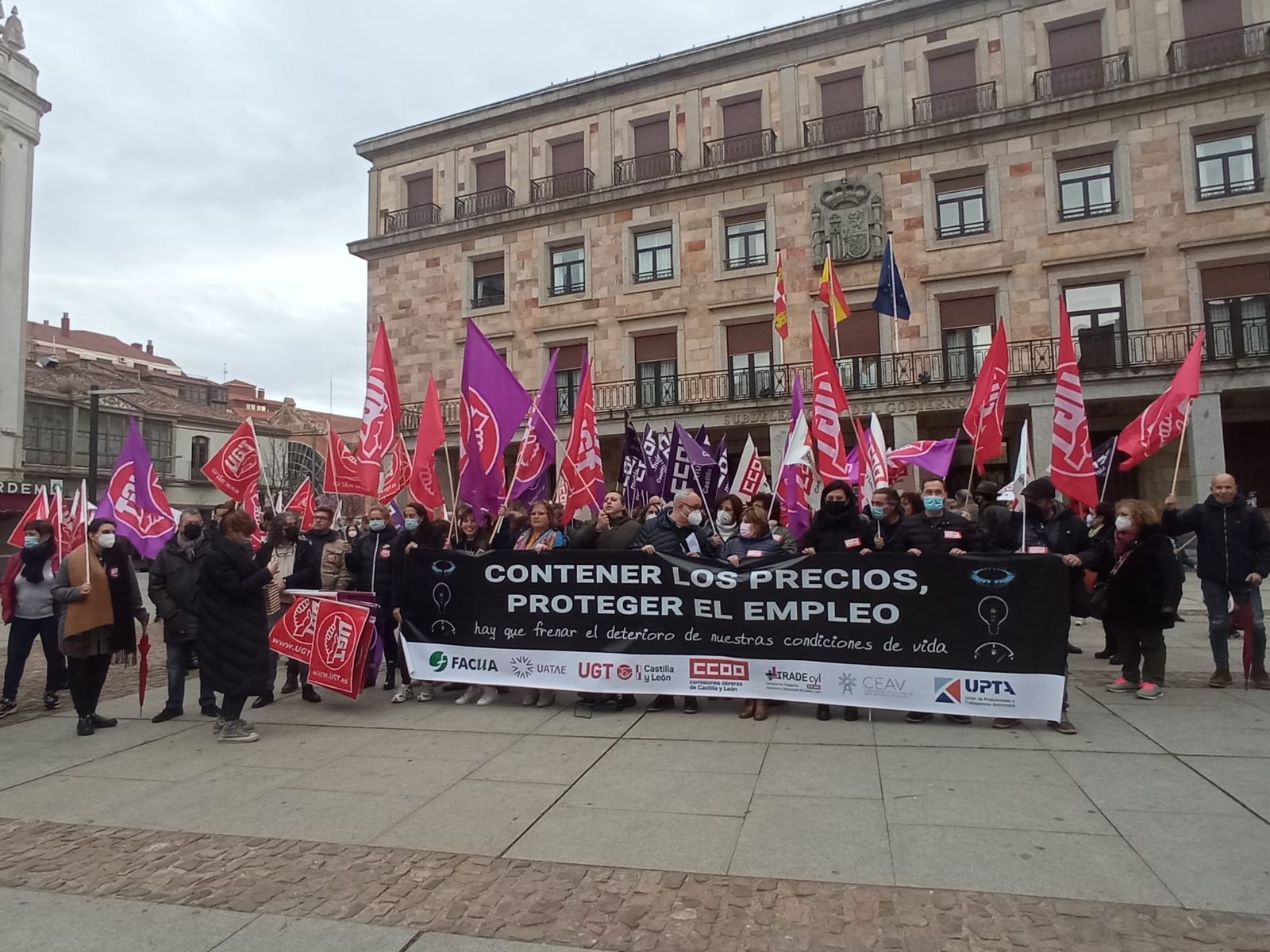 Los sindicatos se manifiestan en Zamora en busca de "contener los precios y proteger el empleo"