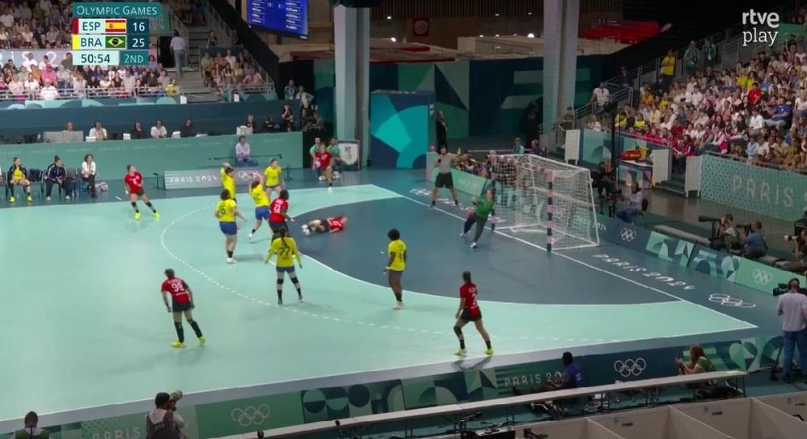 Un instante del partido RTVE