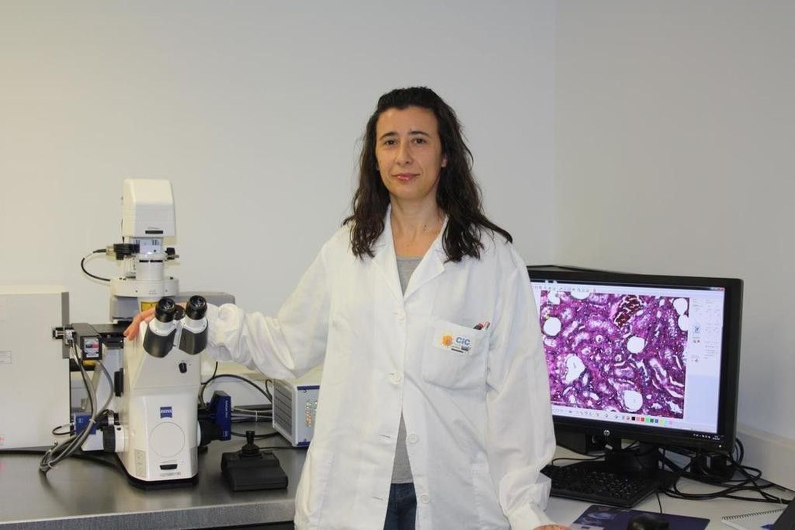 El Centro de Investigación del Cáncer cuenta con un nuevo microscopio láser