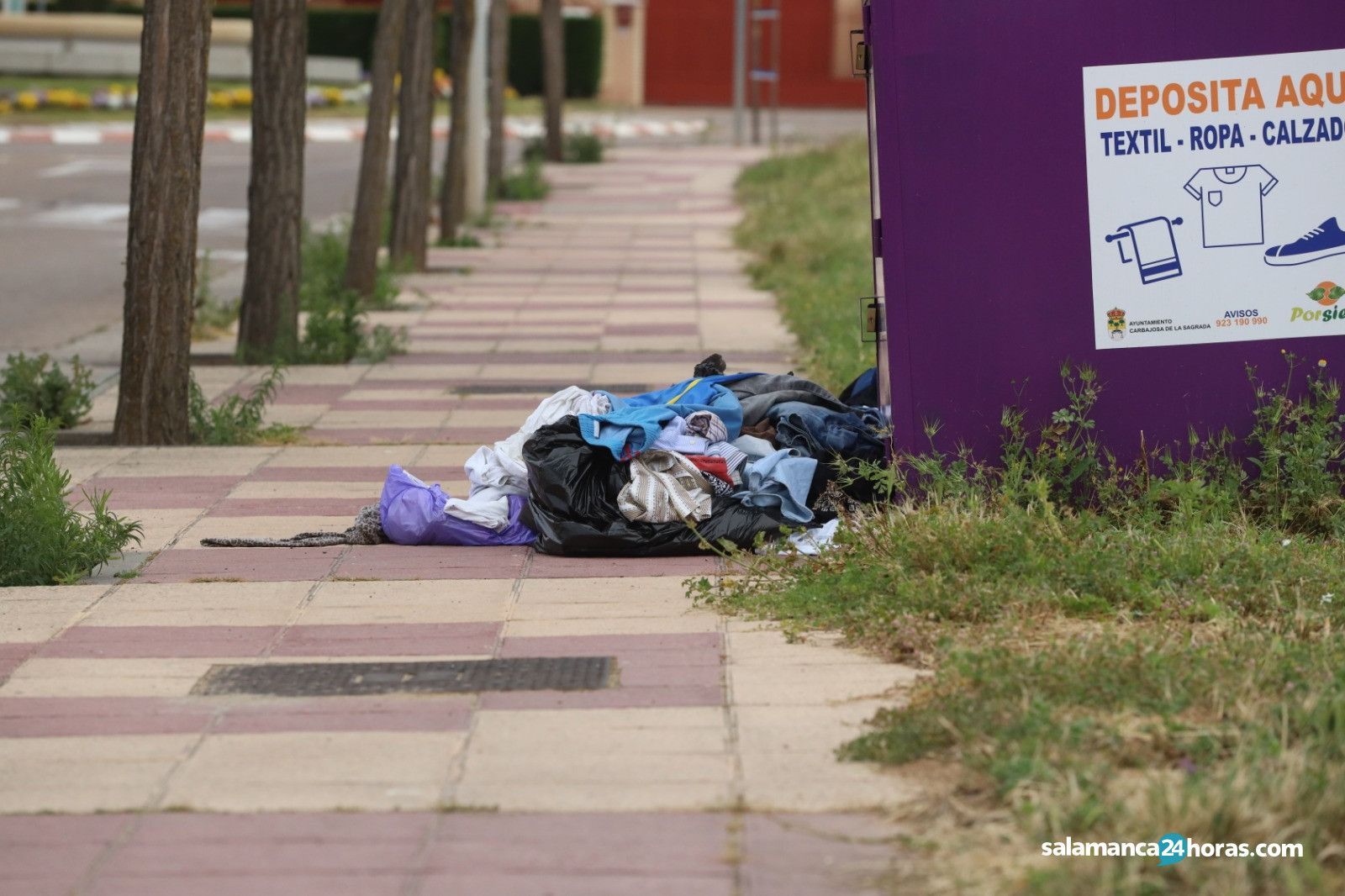 Ropa tirada carbajosa (2)