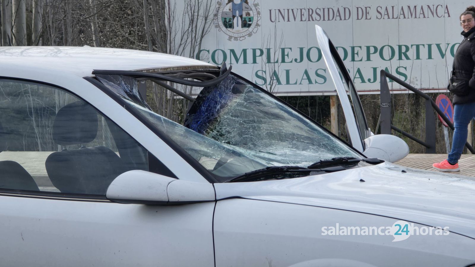 Accidente en Salas Bajas entre un turismo y una bicicleta