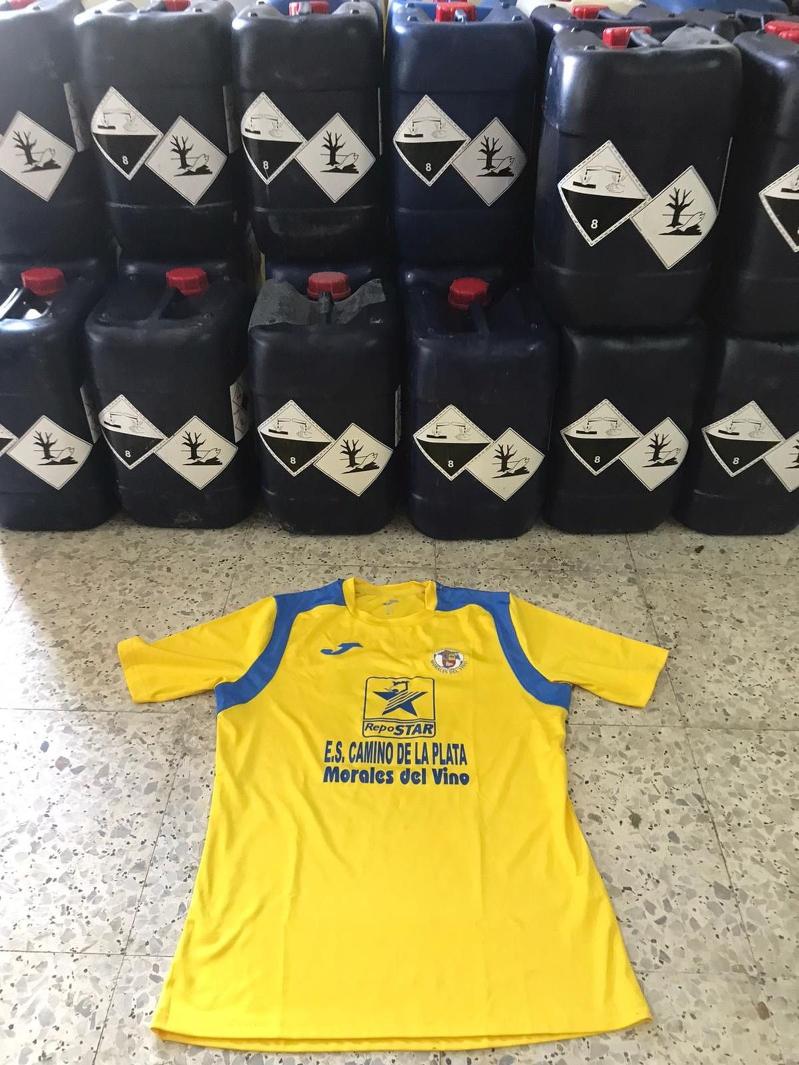 CF3DAEA6FE584CC5BD7C336A42DB9CF4