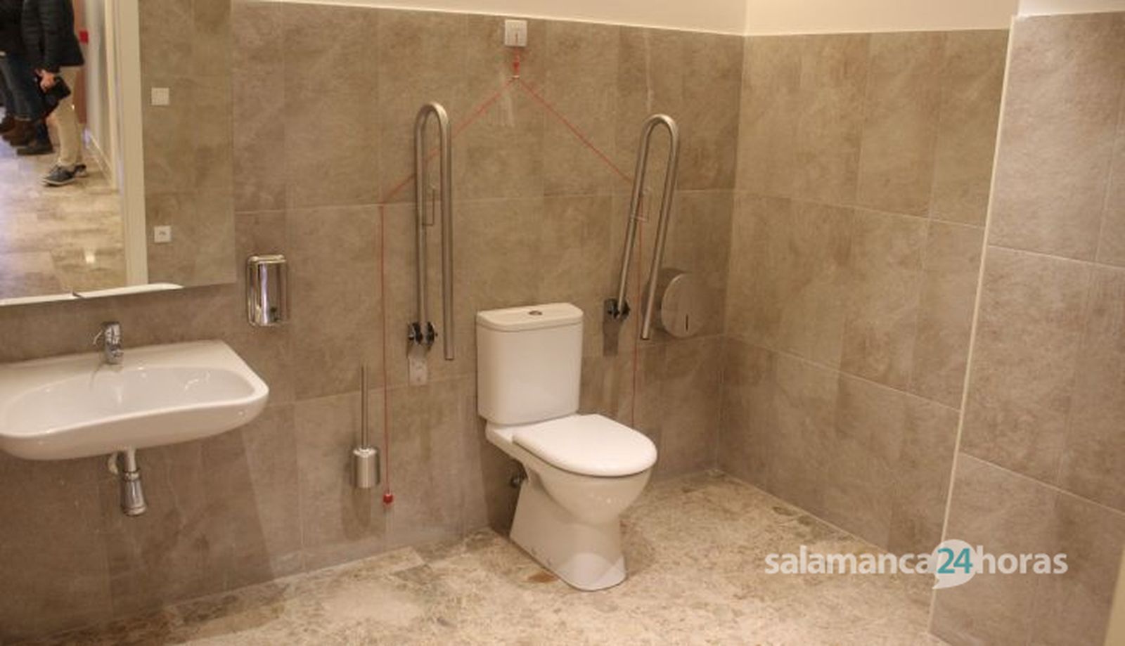 GALERÍA | Así es el nuevo espacio de la lonja norte de la Catedral