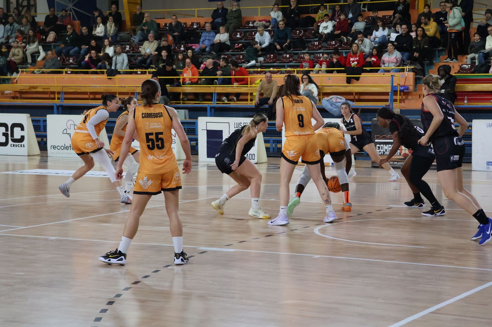 Partido entre CD Zamarat y Cajasol Baloncesto Sevilla