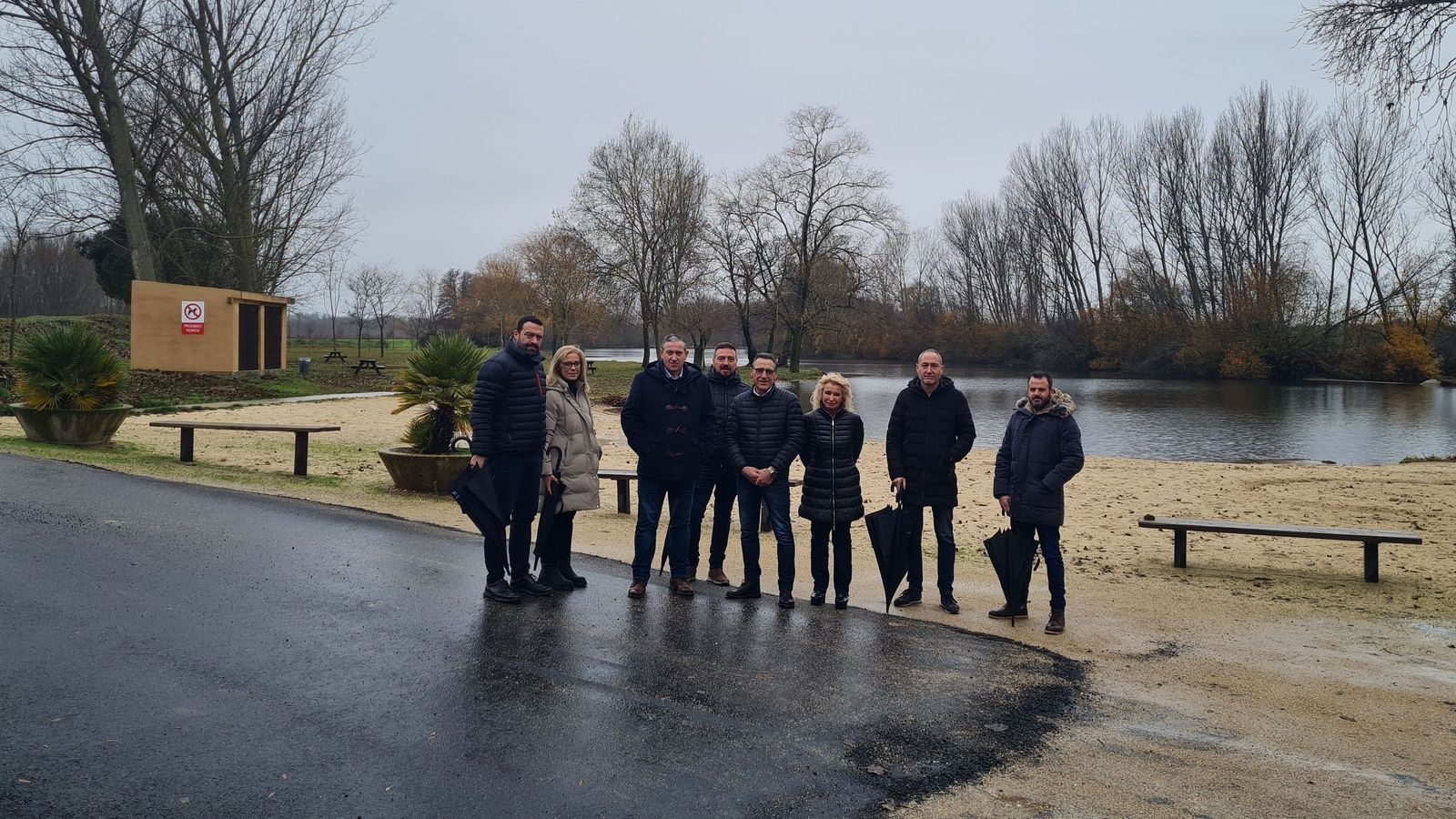 Visita de representantes provinciales y municipales a La Tablada