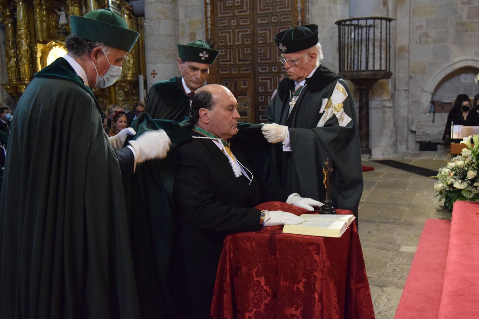 la-real-cofradia-de-caballeros-cubicularios-recibe-a-sus-nuevos-miembros-23