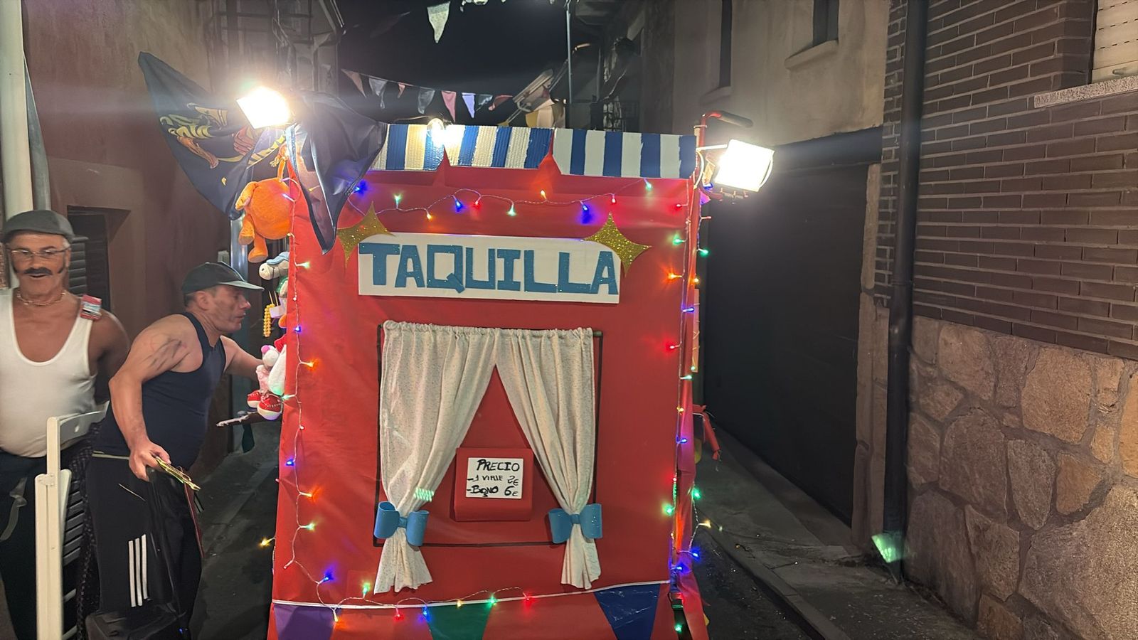 Desfile de carrozas en Pereña