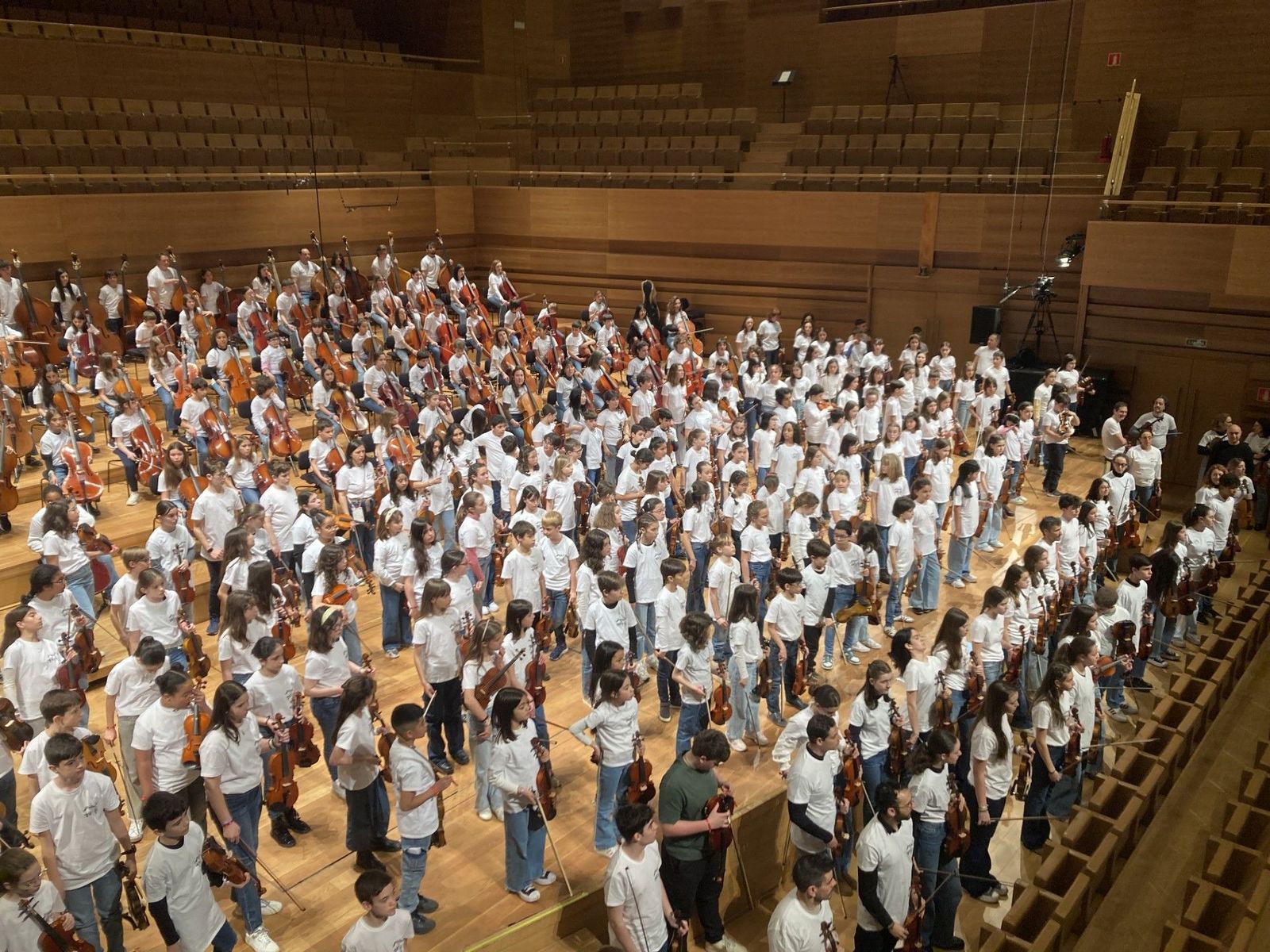 Los alumnos del Conservatorio Miguel Manzano de Zamora participan en el Encuentro de Orquestas Elementales de Castilla y León