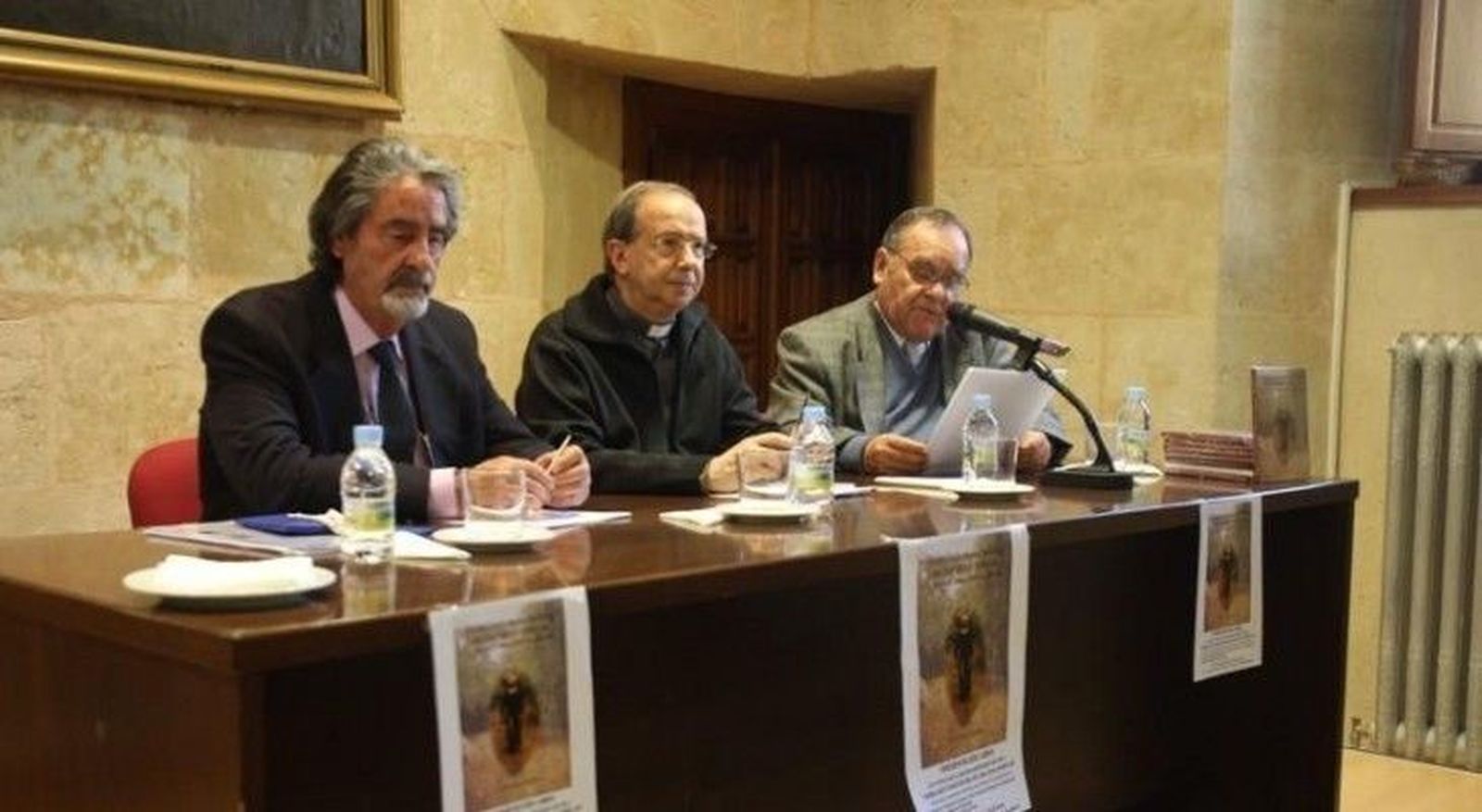 José Alonso Morales recopila la 'Semblanza franciscana de una vida ejemplar'