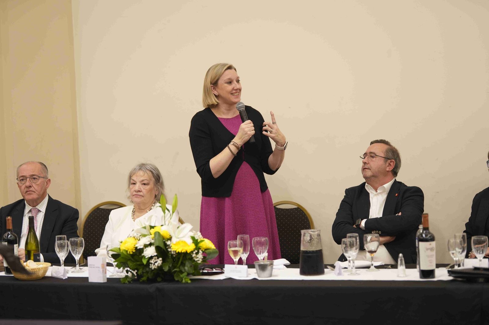 La vicepresidenta de la Junta, Isabel Blanco,  visita los centros de Salamanca y Burgos en Buenos Aires