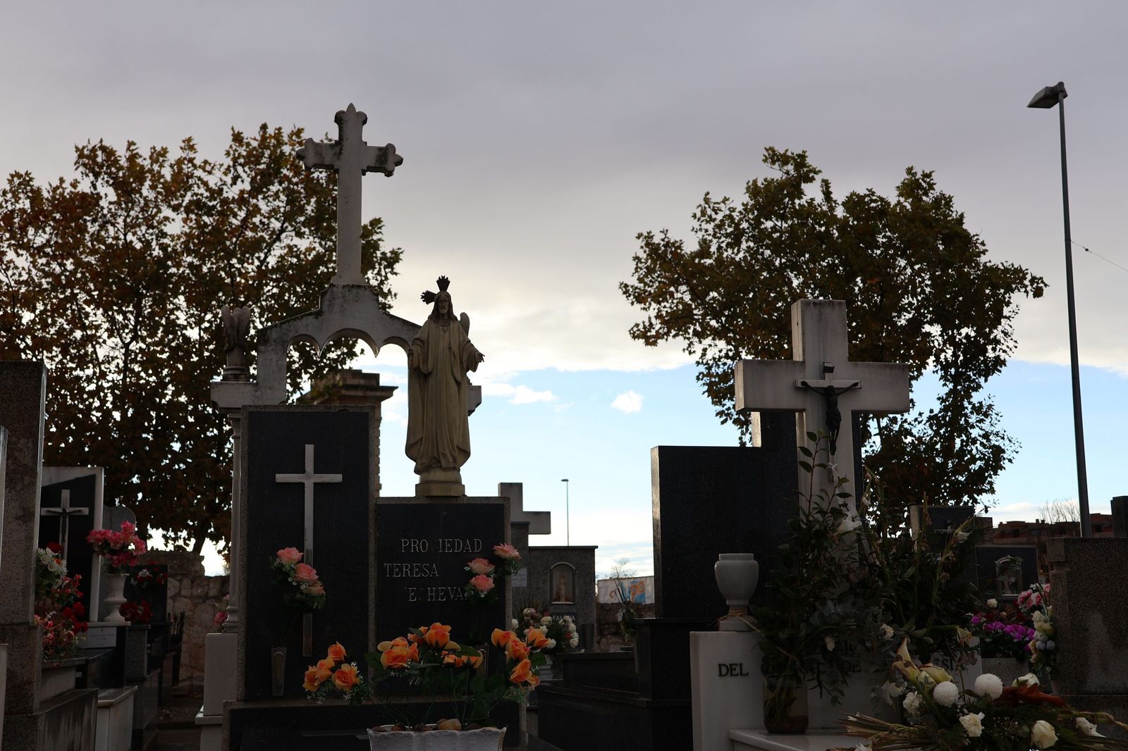 Los misterios del Cementerio municipal de San Atilano