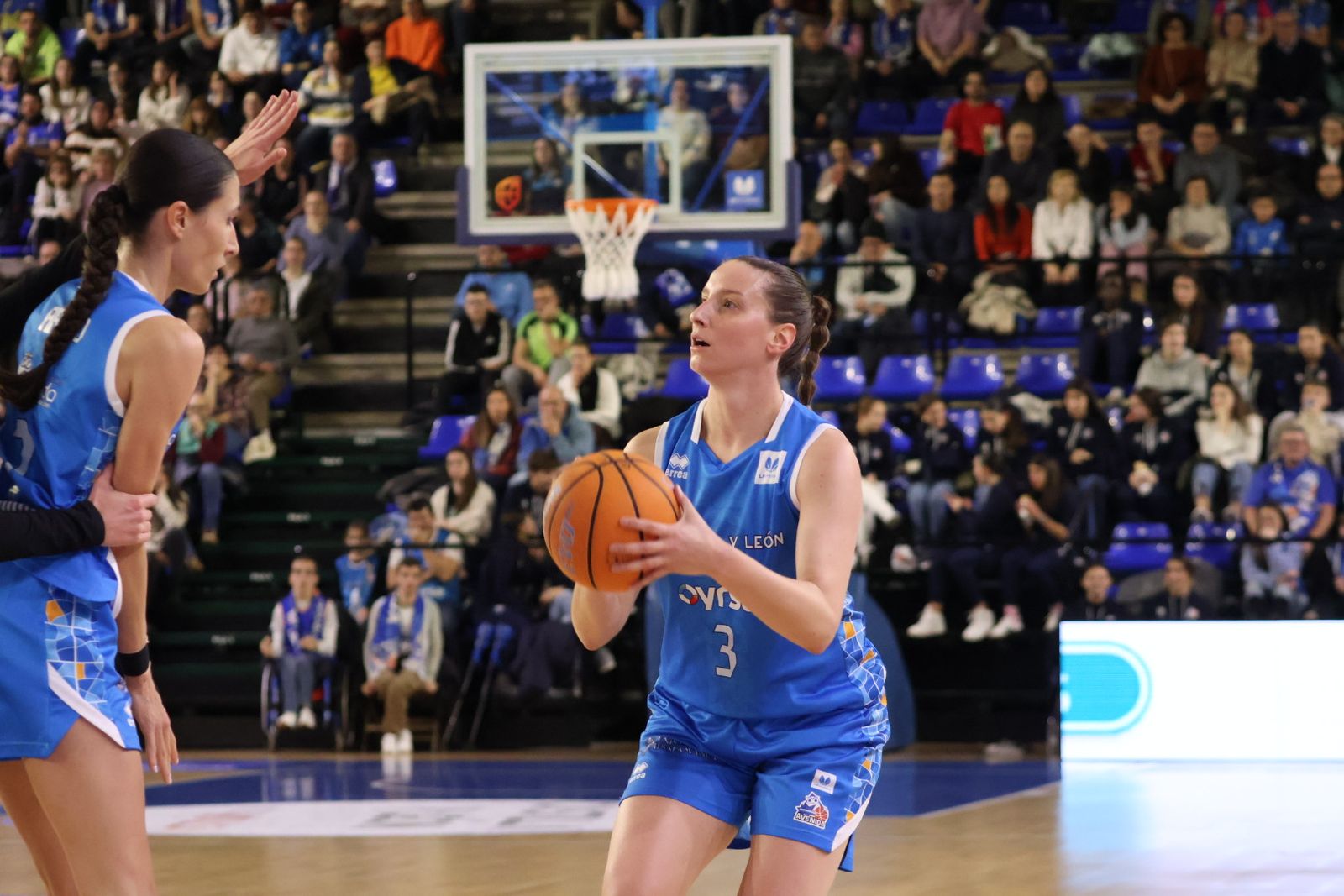 Perfumerías Avenida – Estudiantes