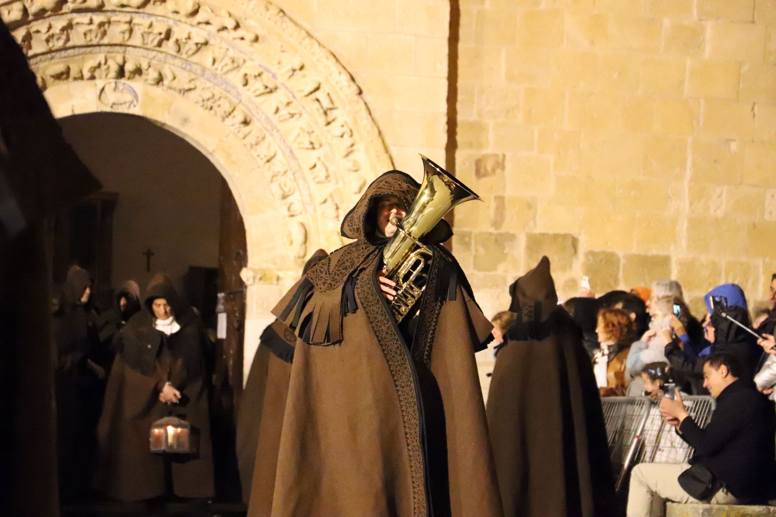 hermandad-del-santisimo-cristo-del-amparo-las-capas-pardas-2023-4