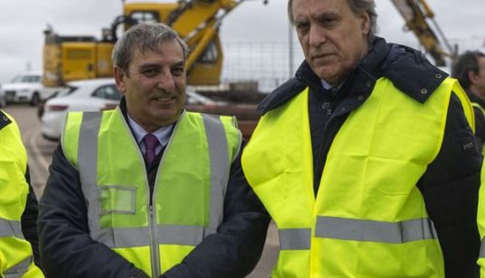 Visita de Puerto del alcalde de Salamanca Carlos García Carbayo junto con el consejero de Movilidad y Transformación Digital de la Junta de Castilla y León, José Luis Sanz. Foto ICAL 
