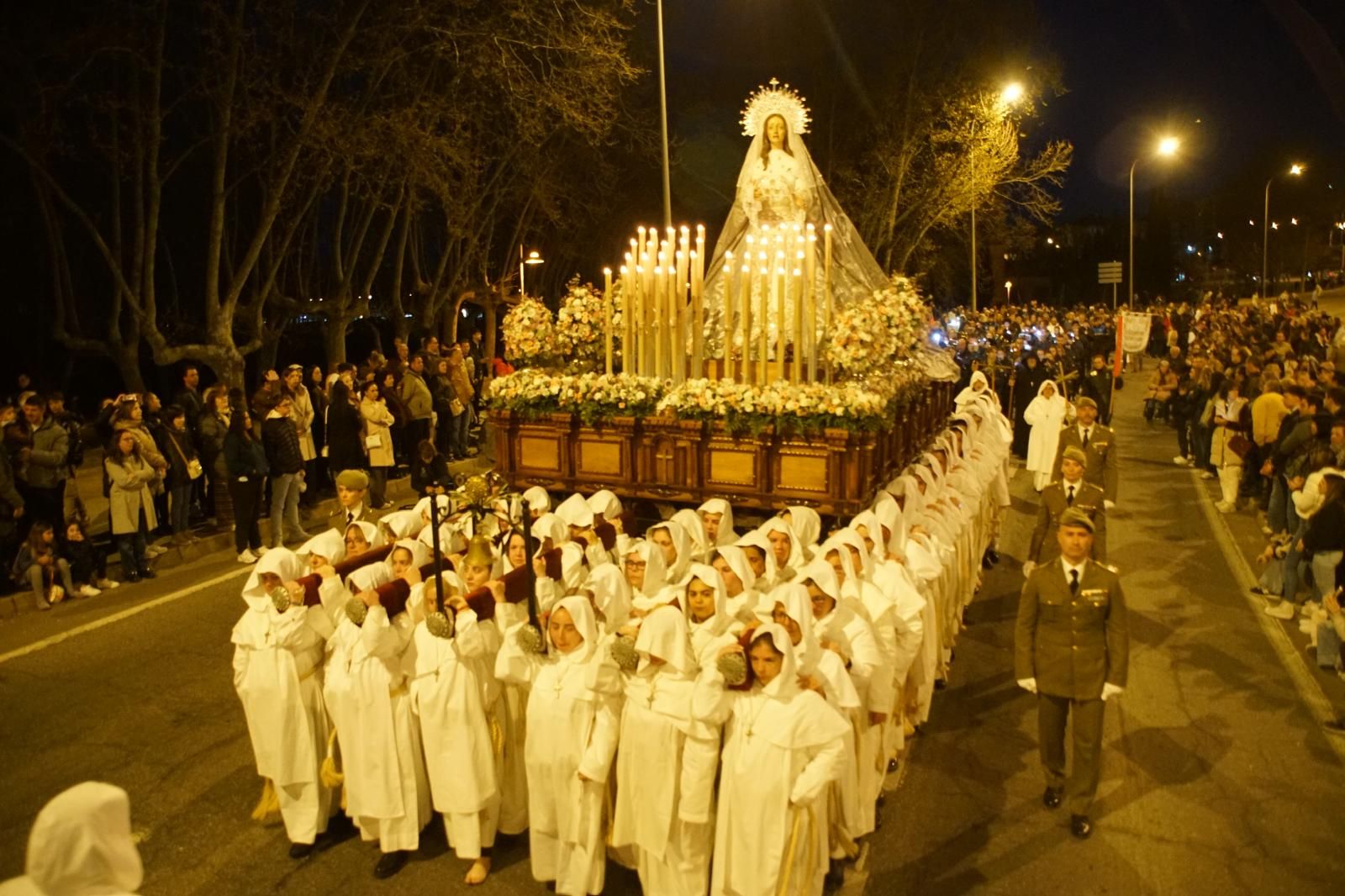 María Nuestra Madre y el Cristo del Amor y de la Paz en la procesión de la Semana Santa 2026 en Salamanca