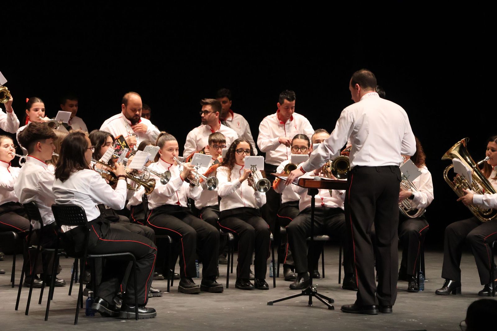 GALERÍA | Revive un Certamen de Cornetas y Tambores lleno de música y emoción