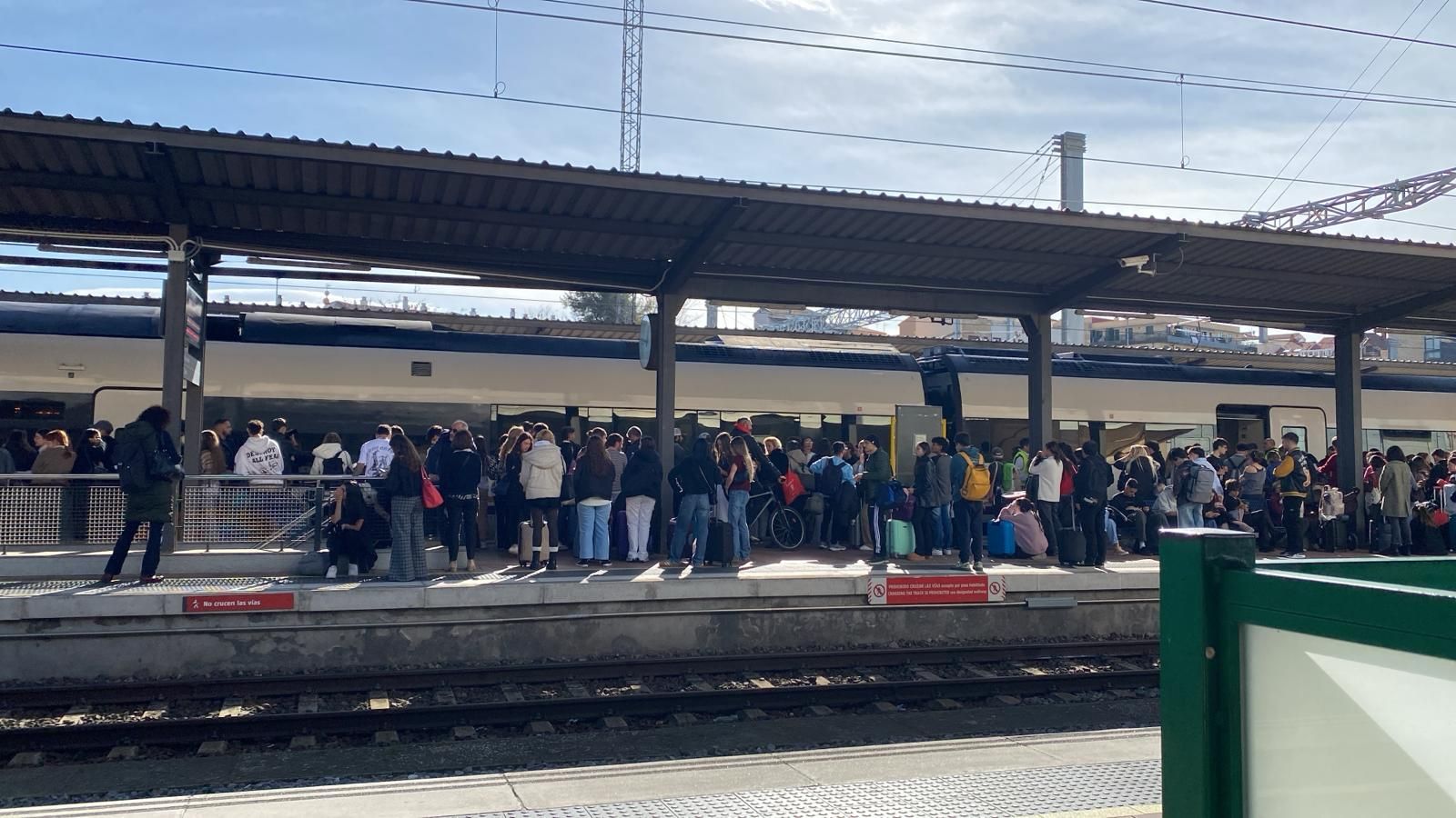 Desalojan a los pasajeros del tren Salamanca Madrid