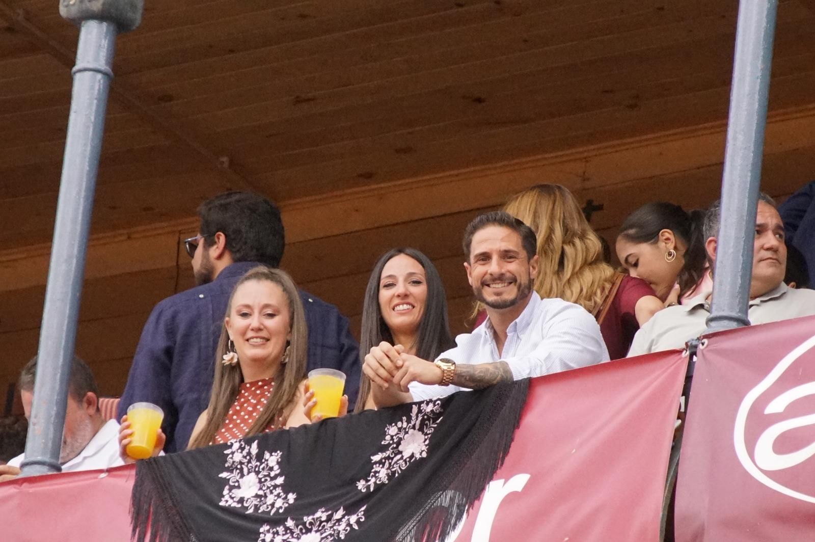 Gran ambiente en La Glorieta para la tarde de toros de Morante de la Puebla, Ismael Martín y Marco Pérez