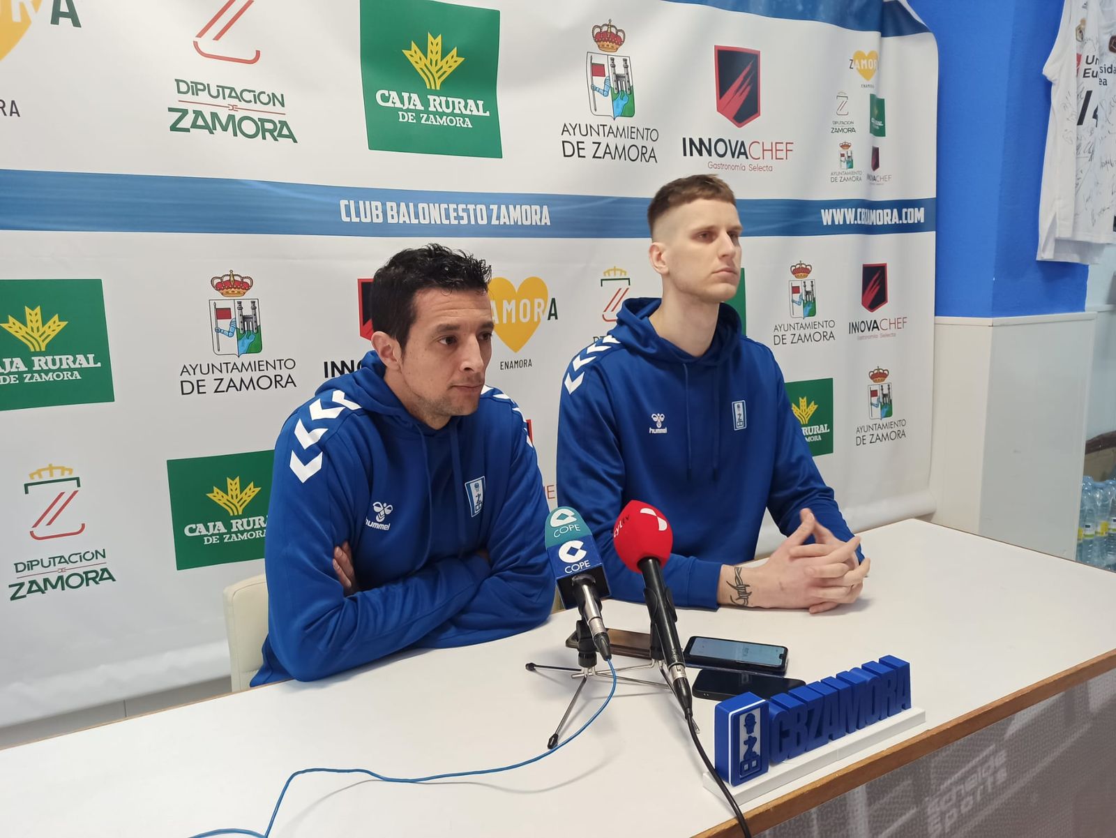 Un instante de la rueda de prensa