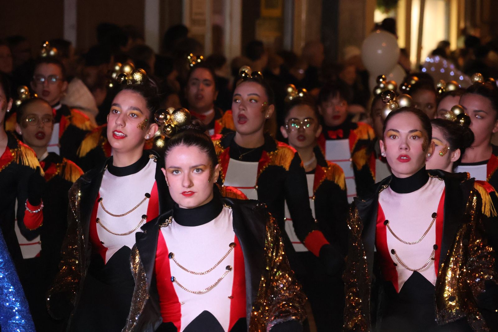 GALERÍA | El animado pasacalles de Escena por el centro de Zamora, en imágenes