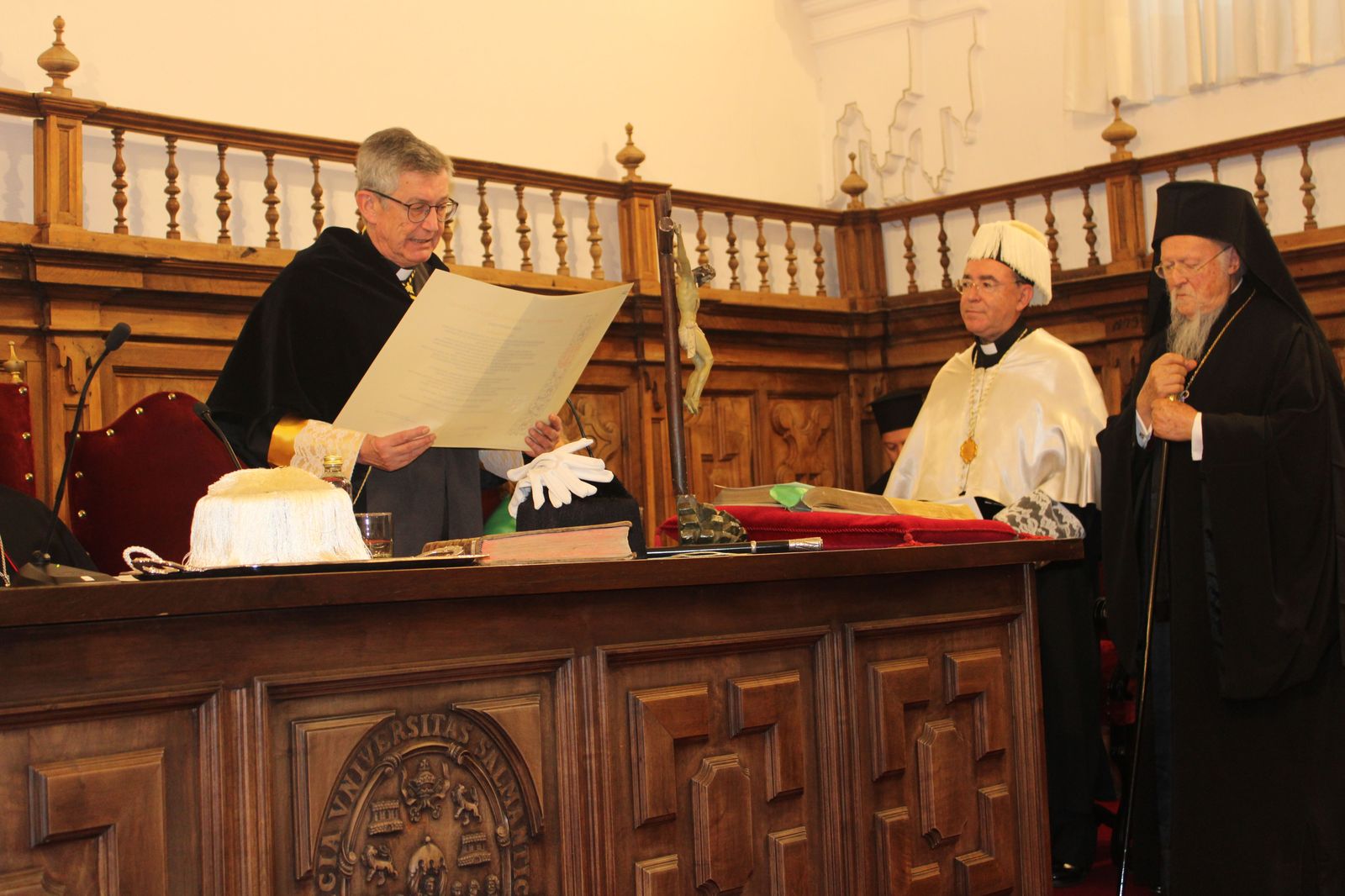 investidura-como-doctor-honoris-causa-de-la-universidad-pontific-50