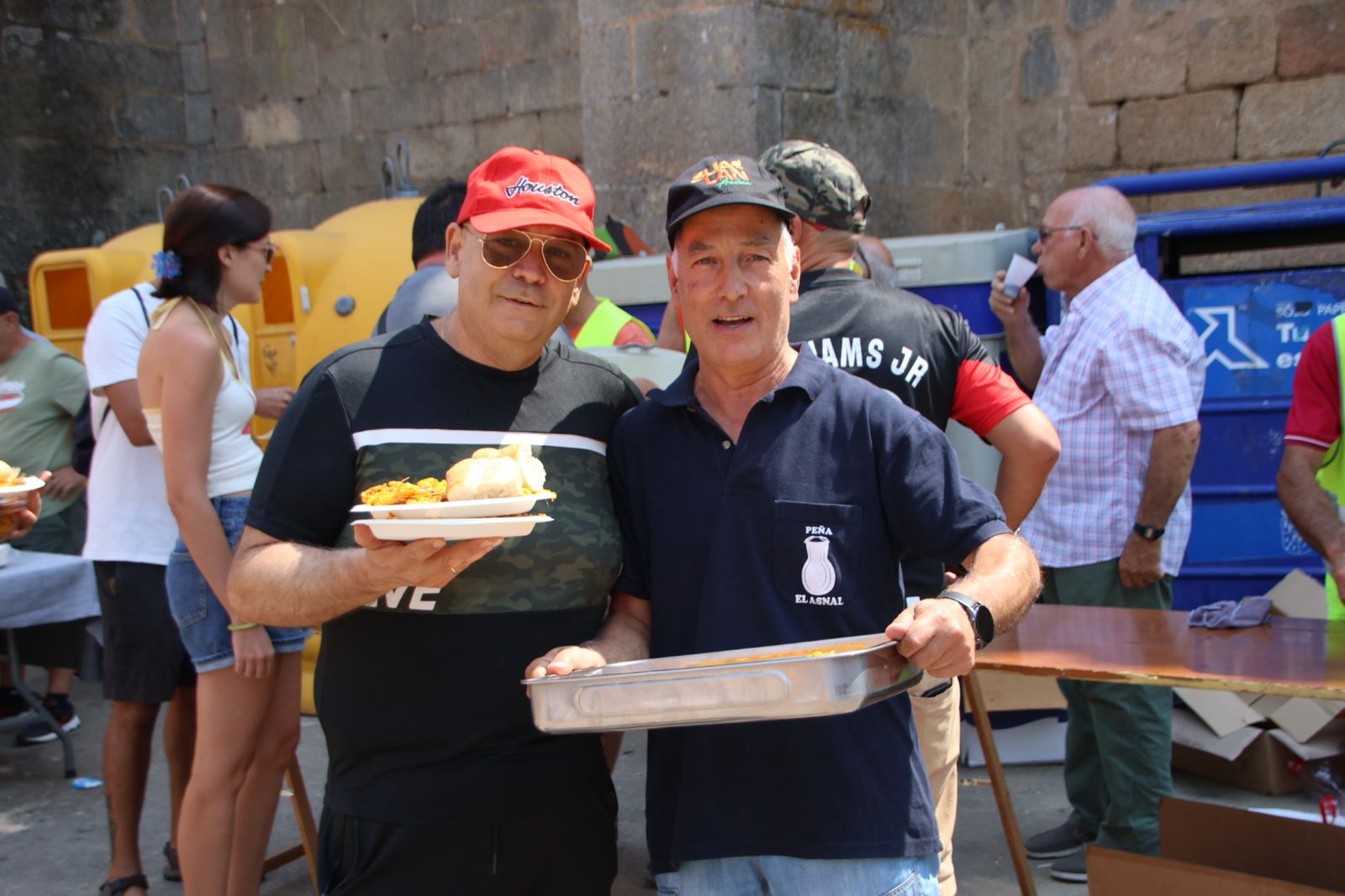 Masueco paella popular en la plaza