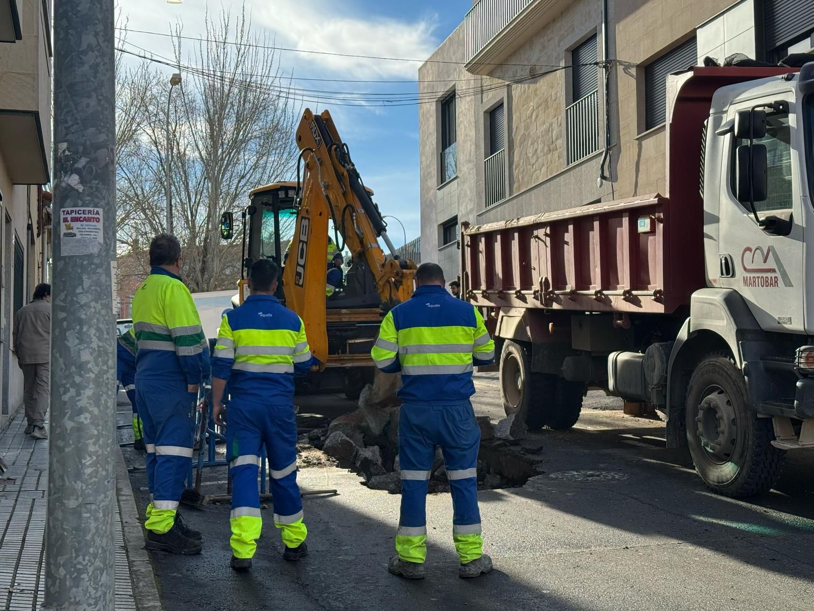 Segundo reventón de tubería en la calle Río Sil esta semana Segundo reventón de tubería en la calle Río Sil esta semana