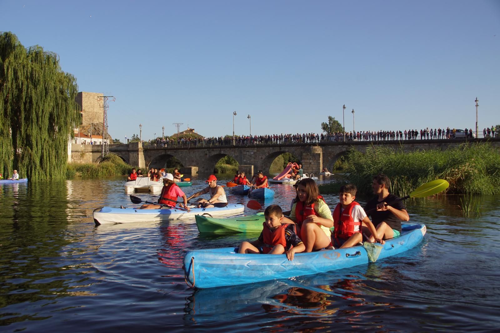Procesión con la Virgen del Carmen por el río Tormes en Alba (37).jpeg