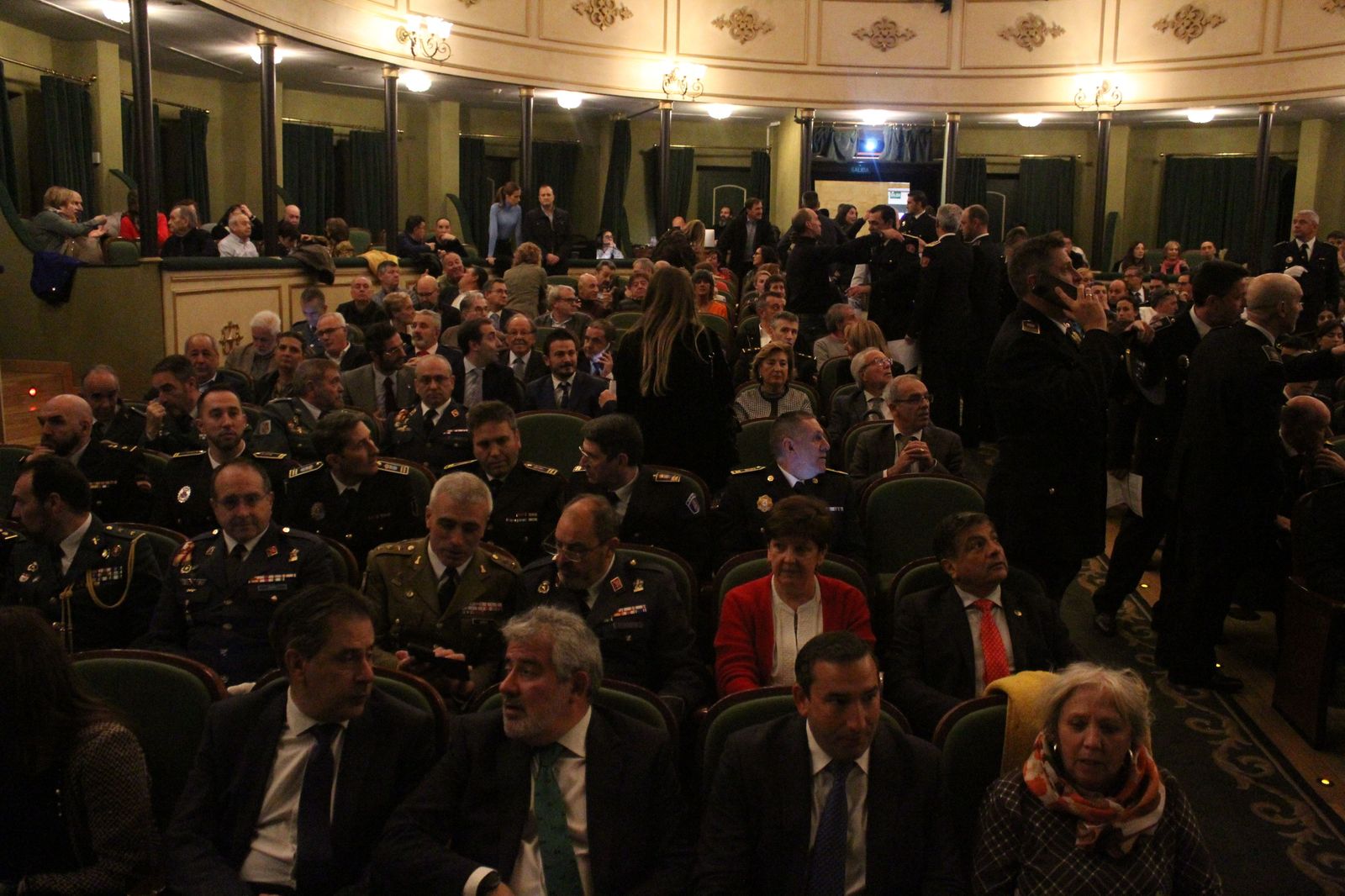 entrega-de-medallas-de-reconocimiento-a-la-policia-local-7