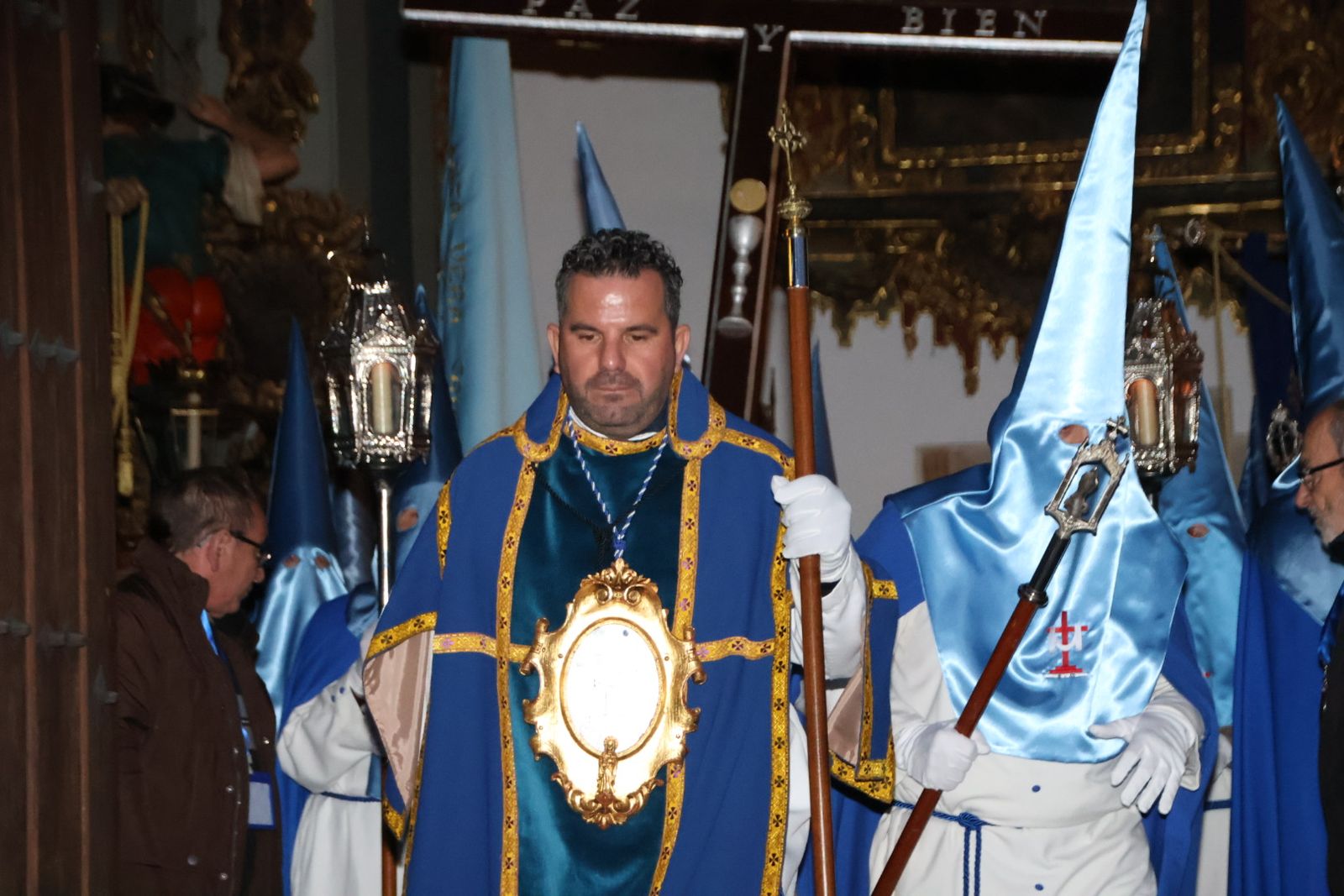 El Cristo de los Doctrinos y la Virgen de la Amargura saludan a sus fieles en Salamanca