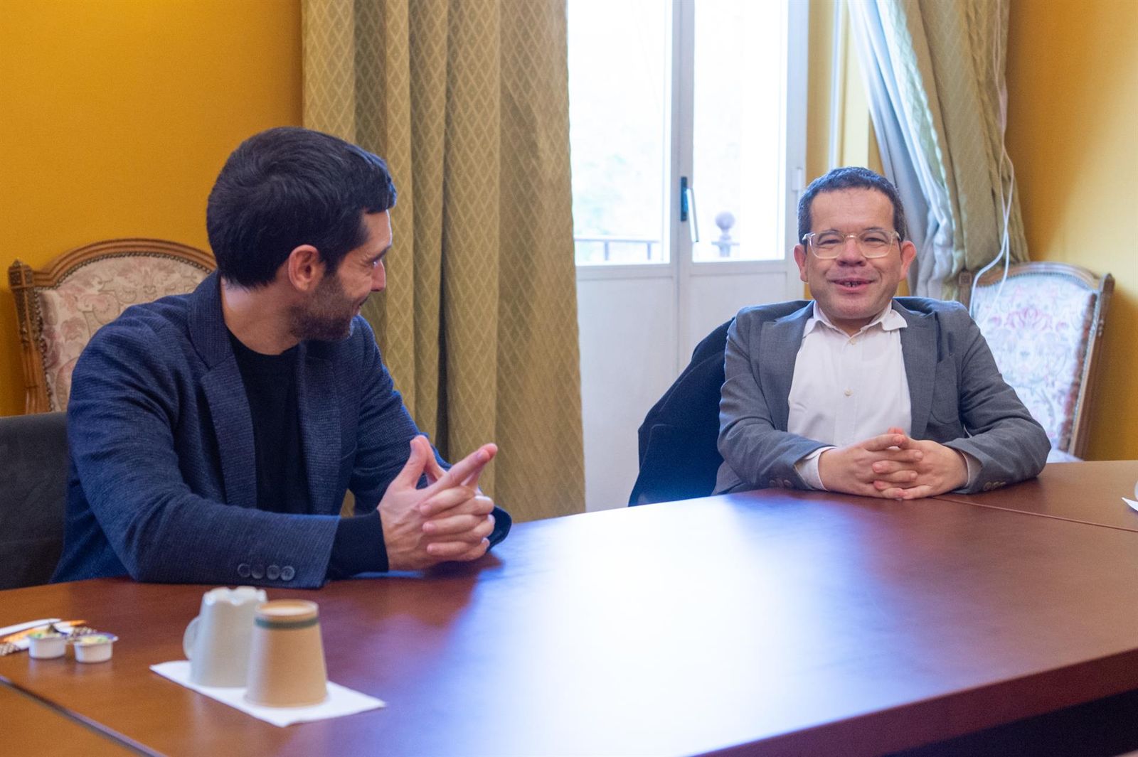 El ministro de Derechos Sociales,Consumo y Agenda 2030, Pablo Bustinduy  junto al director del Real Patronato sobre Discapacidad, Jesús Martín Blanco