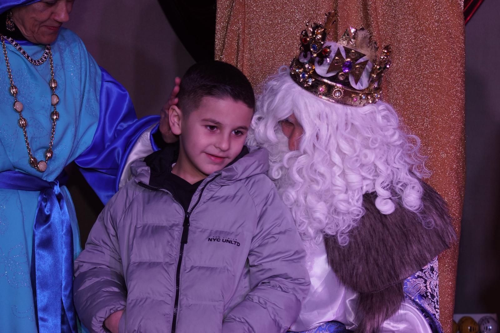 Los Reyes Magos reciben las cartas de los niños de El Encinar